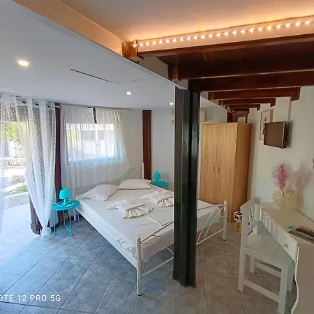 Spasmata Village Marios * Μηνιά